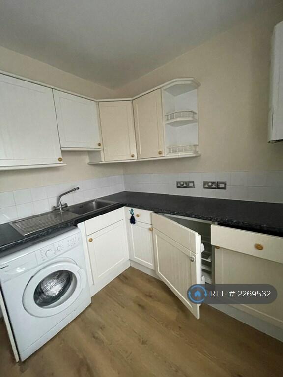 Studio flat for rent in Hayle Road, Maidstone, ME15