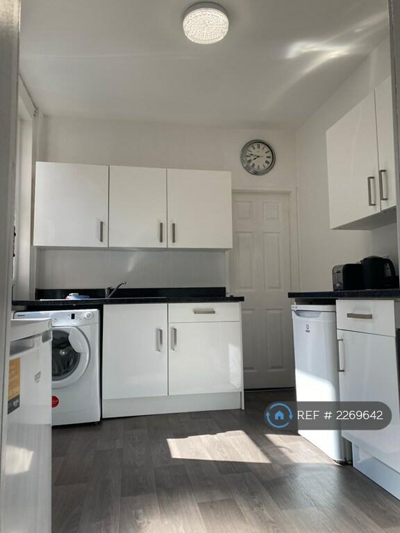3 bedroom flat for rent in Buston Terrace, Newcastle Upon Tyne, NE2