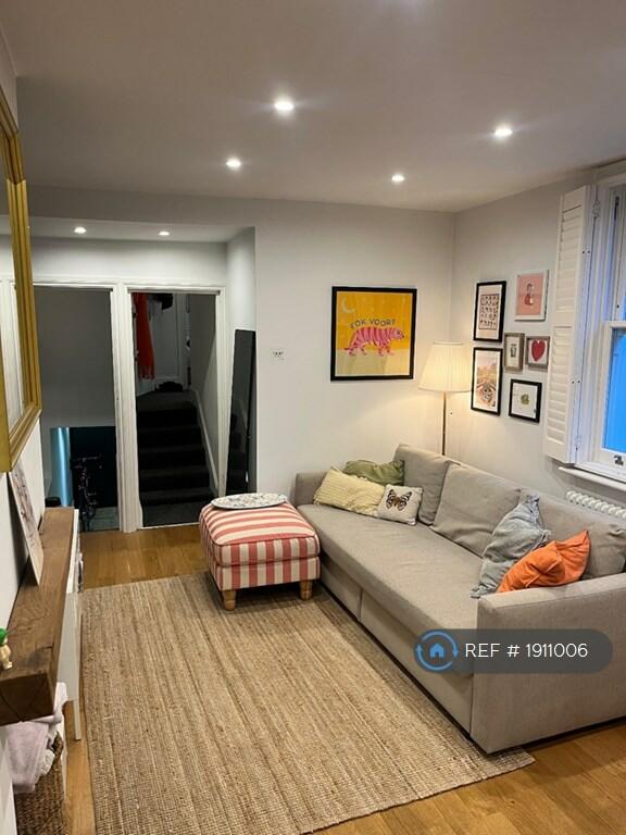 2 bedroom terraced house for rent in Corrance Road, London, SW2