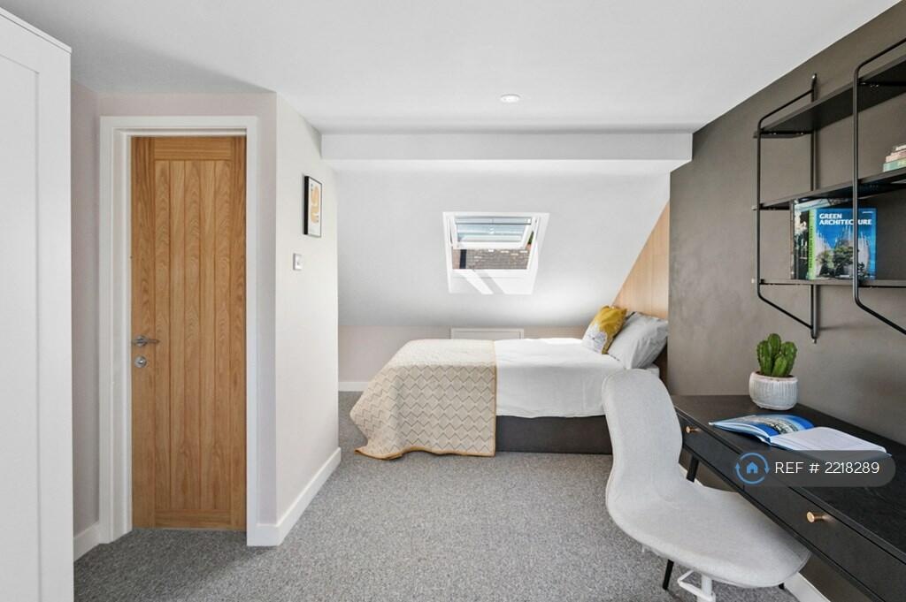 5 bedroom terraced house for rent in Baker Street, Exeter, EX2