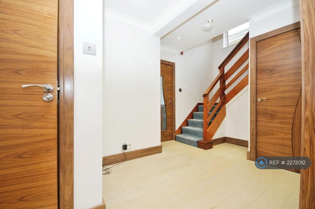 Additional property image - Alpine Copse, Bromley, BR1