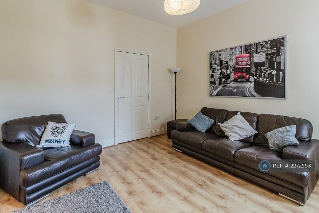 3 bedroom flat for rent in Jesmond, Newcastle Upon Tyne, NE2