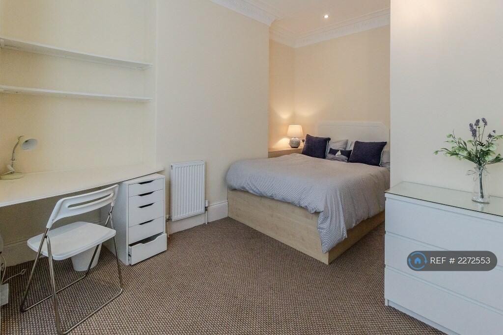 3 bedroom flat for rent in Jesmond, Newcastle Upon Tyne, NE2