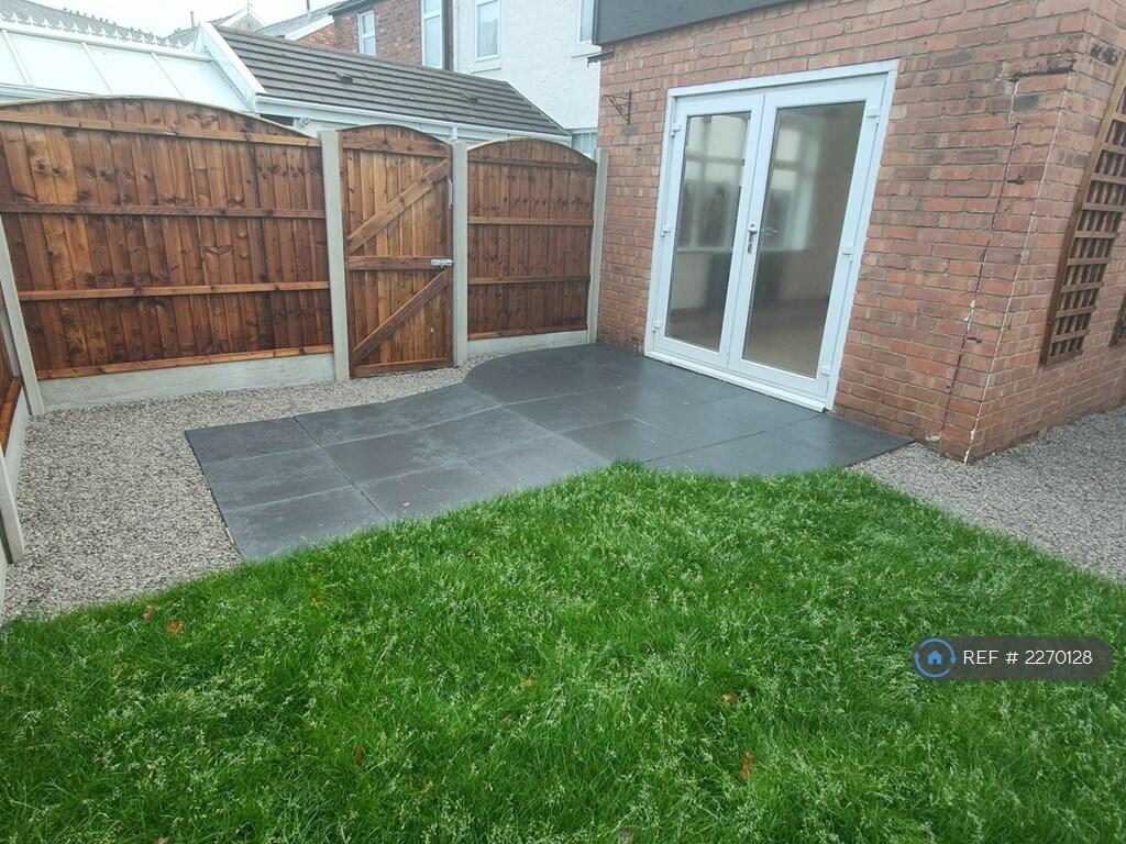 3 bedroom semidetached house for rent in Liverpool Road, Birkdale