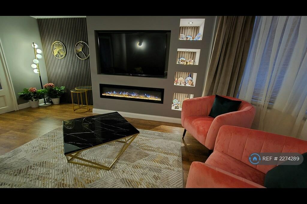 3 bedroom semidetached house for rent in Fairfield Avenue, Kirk Ella