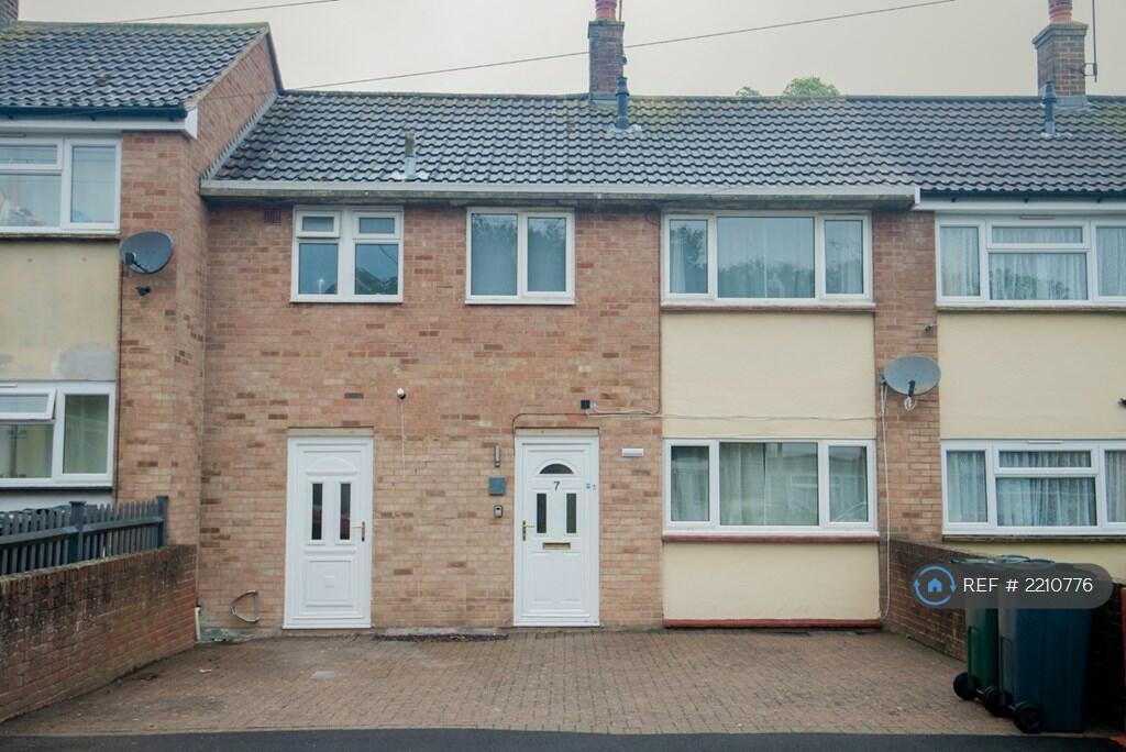 3 bedroom terraced house for rent in Oak Tree Road, Ashford, TN23