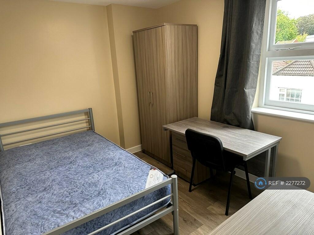 Additional property image - Stokes Croft, Bristol, BS1