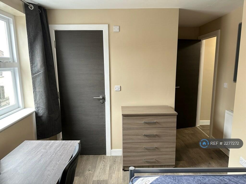 Additional property image - Stokes Croft, Bristol, BS1