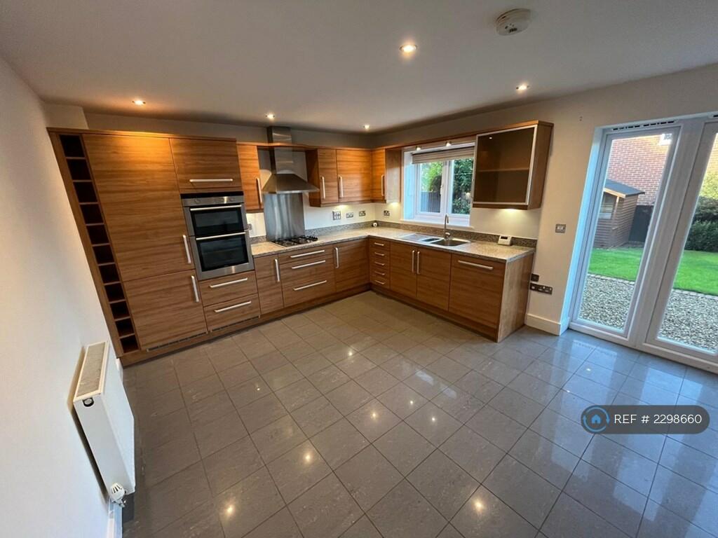 Additional property image - Bexhill Drive, Amington, Tamworth, B77
