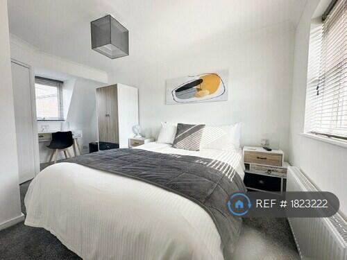Additional property image - Thames Street, Poole, BH15