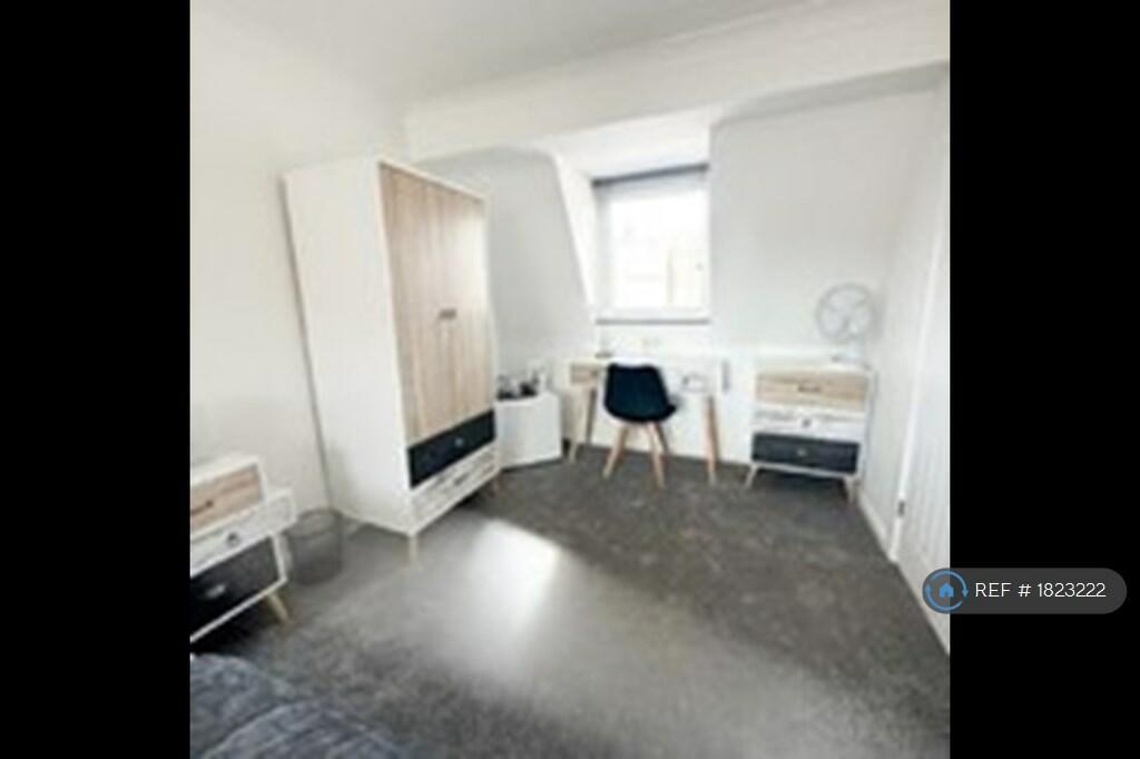 Additional property image - Thames Street, Poole, BH15