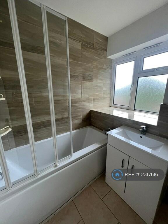 Additional property image - Priory Road, Hall Green, Birmingham, B28