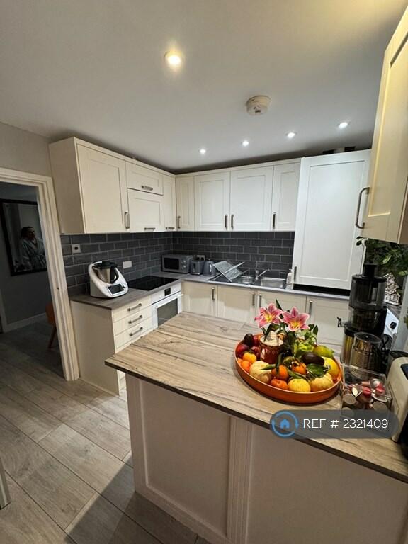 Additional property image - Thrush Avenue, Hatfield, AL10