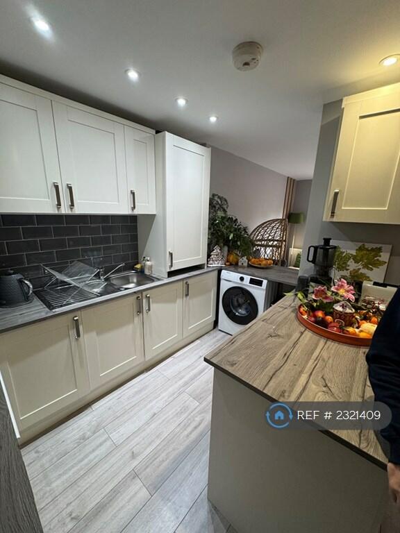 Additional property image - Thrush Avenue, Hatfield, AL10