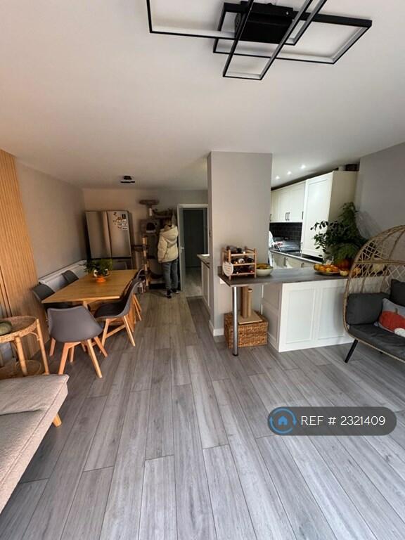 Additional property image - Thrush Avenue, Hatfield, AL10