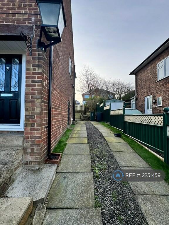 Additional property image - Roundhill Mount, Bingley, BD16