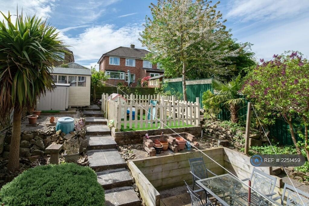 Additional property image - Roundhill Mount, Bingley, BD16