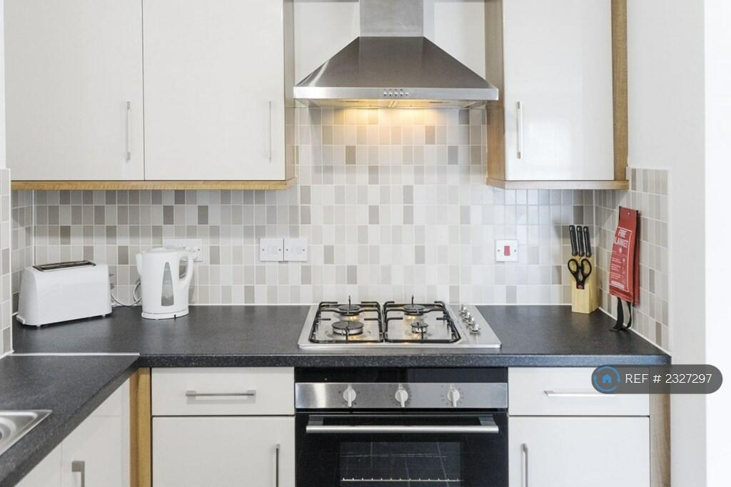 Additional property image - George Close, Bournemouth, BH10