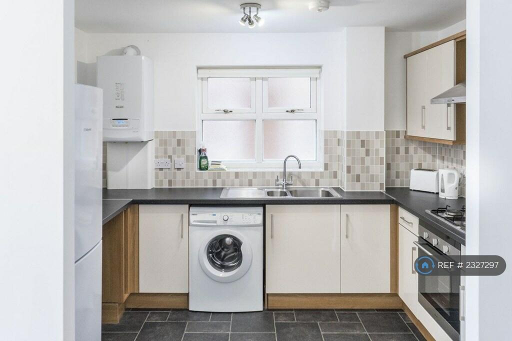 Additional property image - George Close, Bournemouth, BH10