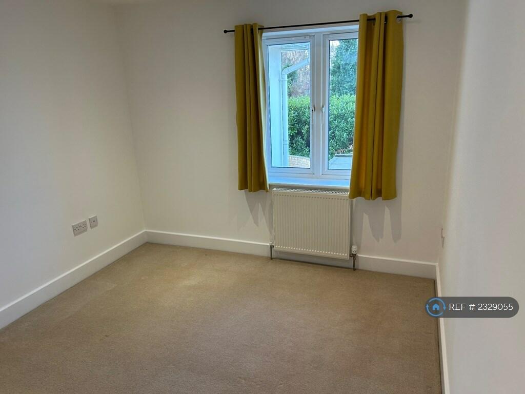 Additional property image - Victoria Mews, Ferndown, BH22