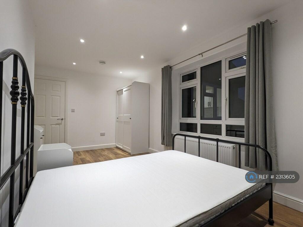 Additional property image - Longmore Road, Solihull, B90