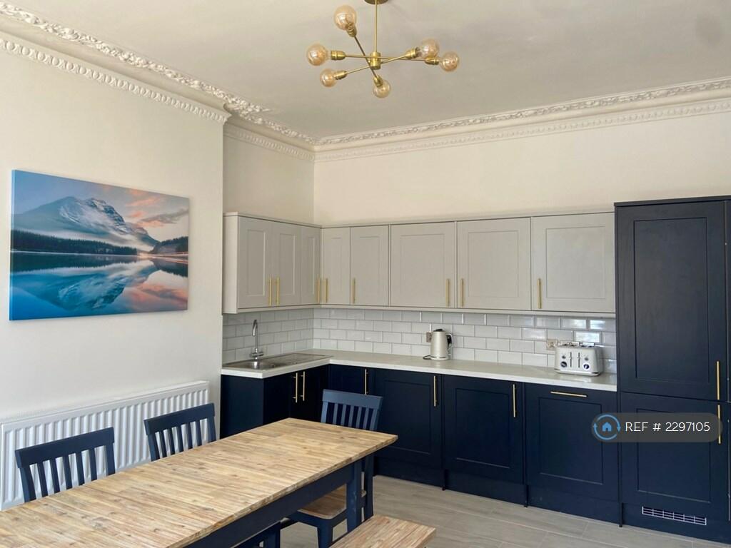 Additional property image - Queens Road, Worthing, BN11