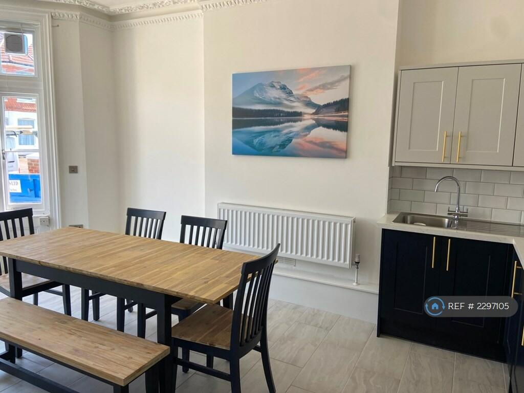 Additional property image - Queens Road, Worthing, BN11