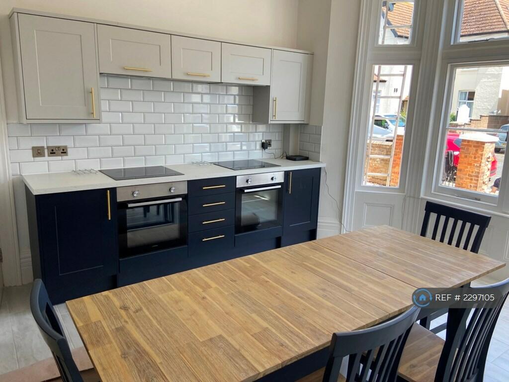 Additional property image - Queens Road, Worthing, BN11