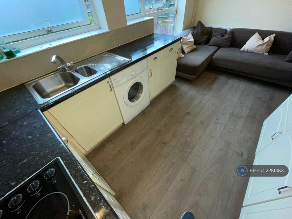 Additional property image - Britten Close, Colchester, CO4