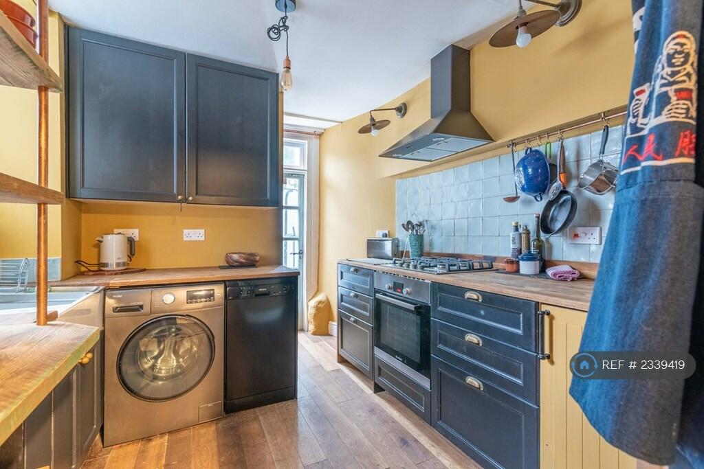 Additional property image - Oakfield Road, Bristol, BS8
