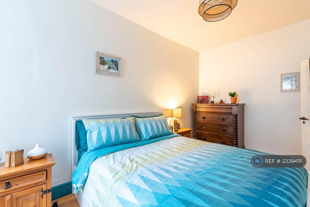 Additional property image - Oakfield Road, Bristol, BS8