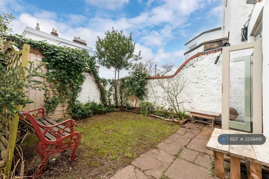 Additional property image - Oakfield Road, Bristol, BS8