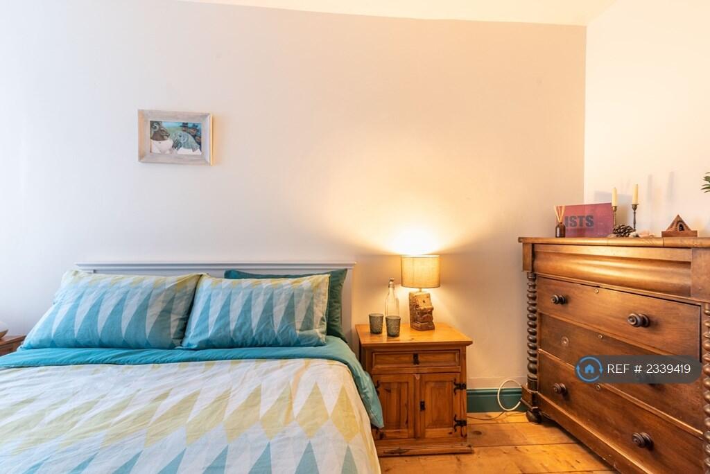 Additional property image - Oakfield Road, Bristol, BS8