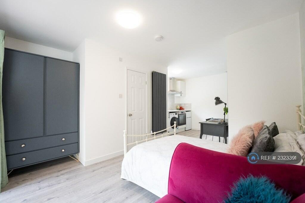 Additional property image - Brooks Road, Cambridge, CB1