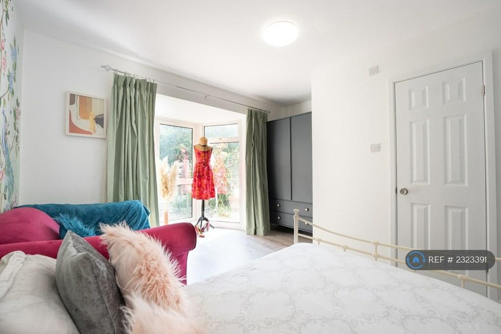 Additional property image - Brooks Road, Cambridge, CB1