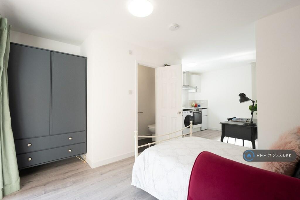Additional property image - Brooks Road, Cambridge, CB1