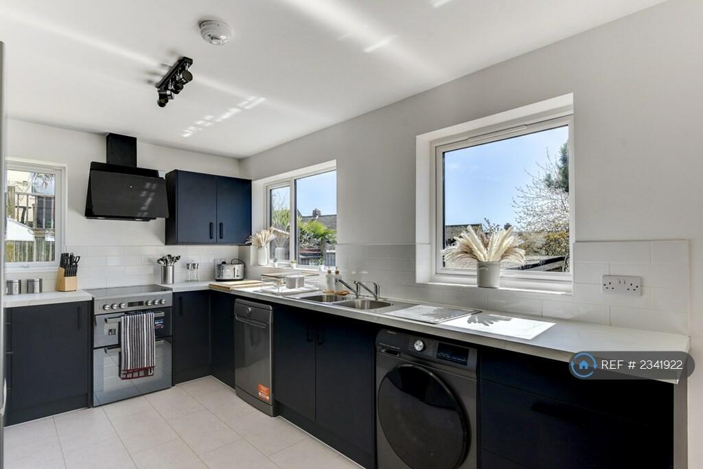 Additional property image - Saunders Hill, Brighton, BN1