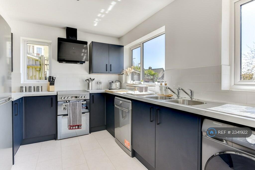 Additional property image - Saunders Hill, Brighton, BN1