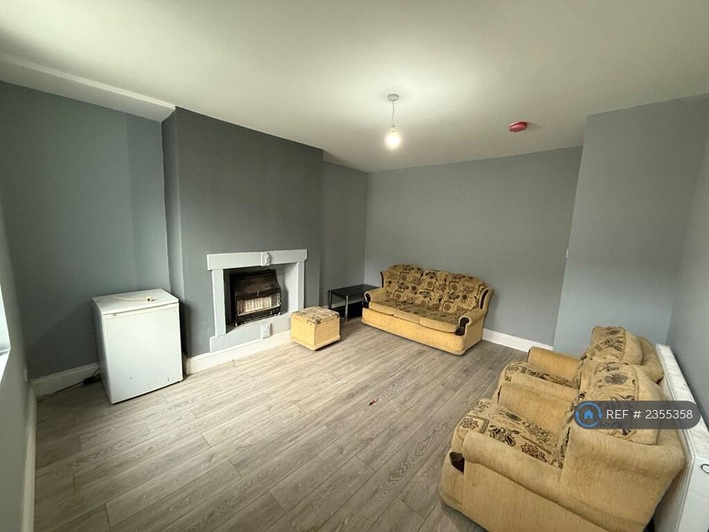 Additional property image - Springmill Street, Bradford, BD5