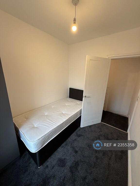 Additional property image - Springmill Street, Bradford, BD5