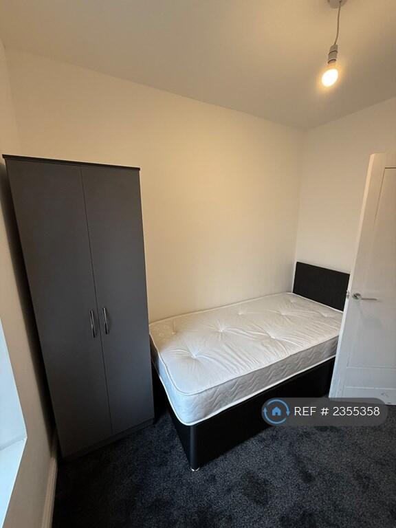 Additional property image - Springmill Street, Bradford, BD5
