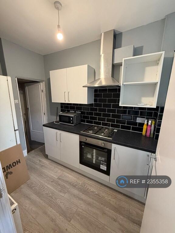 Additional property image - Springmill Street, Bradford, BD5