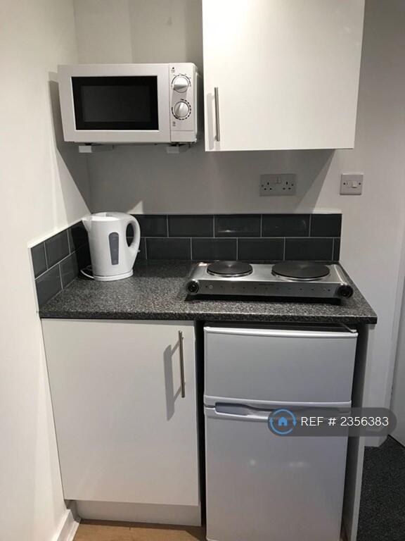 Additional property image - Basil Grove, Birmingham, B31