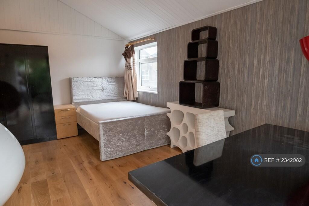 Additional property image - Campkin Road, Cambridge, CB4