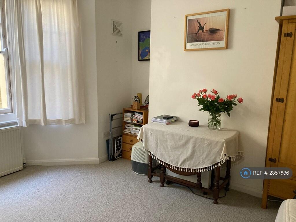 Additional property image - Roundhill Crescent, Brighton, BN2