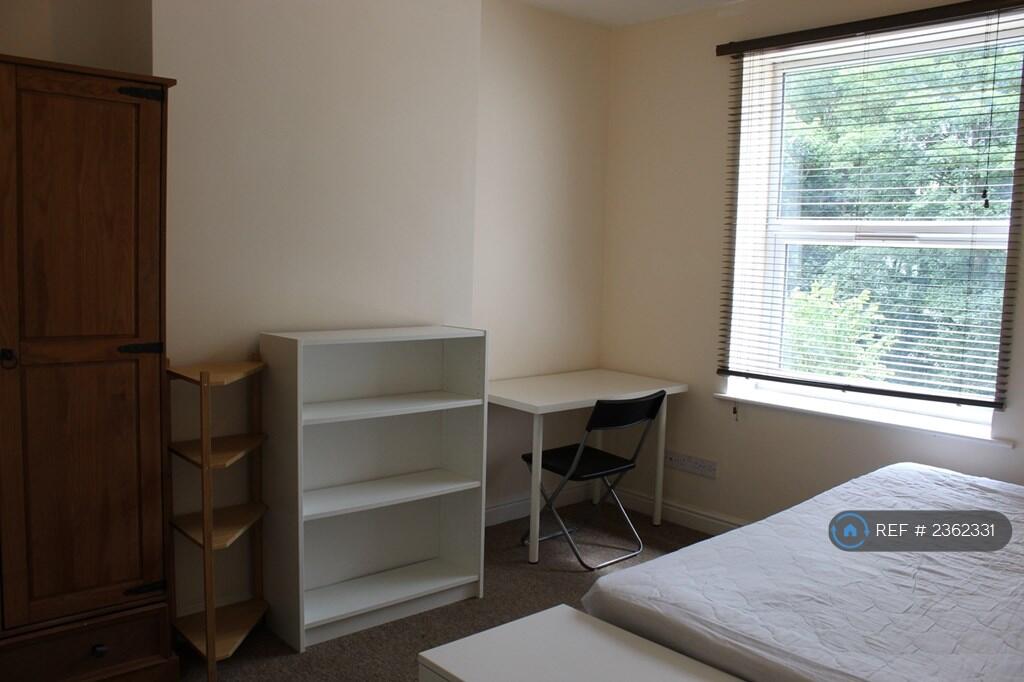 Additional property image - Horfield Road, Bristol, BS2