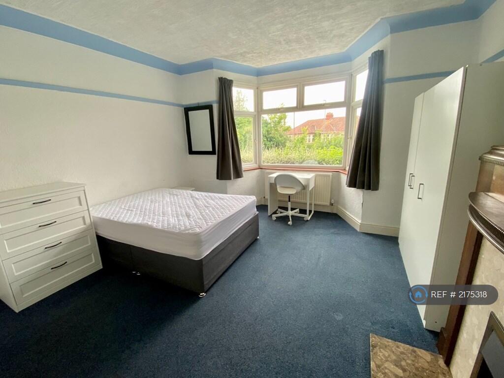 Additional property image - Pine Grove, Bristol, BS7
