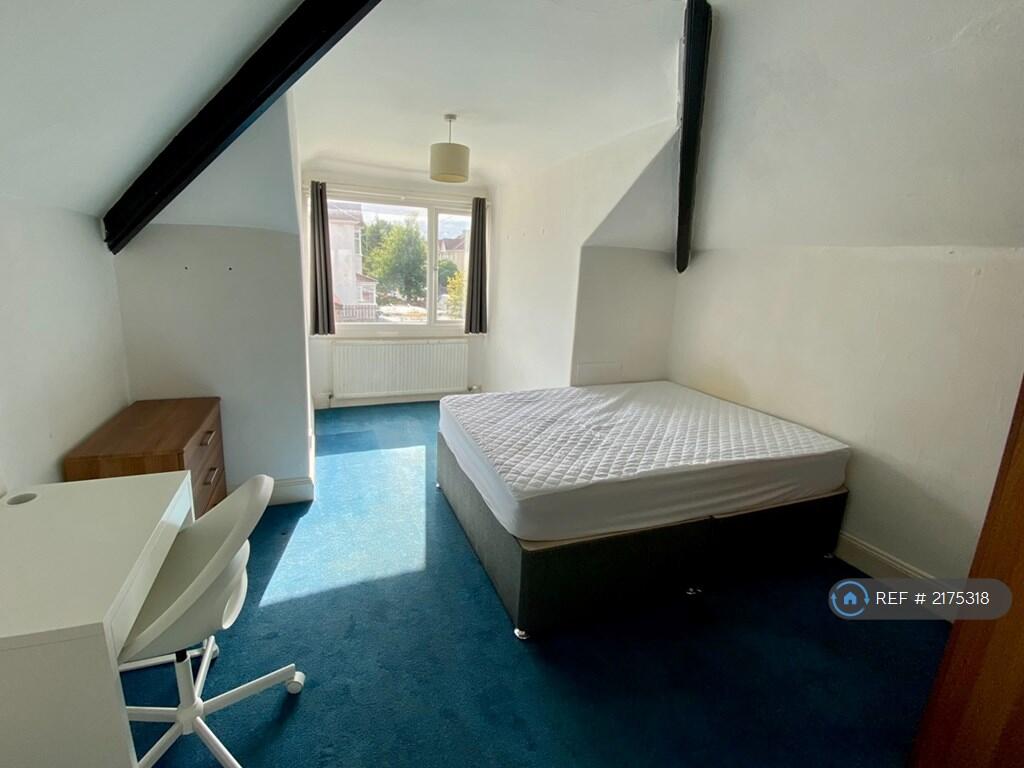 Additional property image - Pine Grove, Bristol, BS7