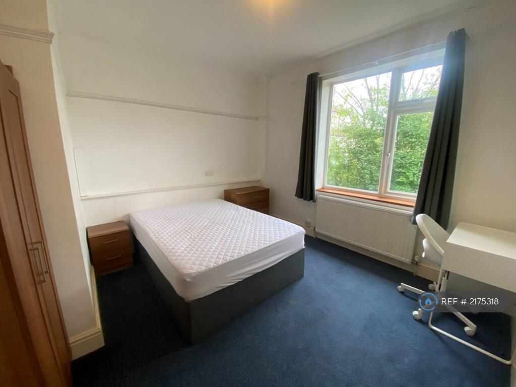 Additional property image - Pine Grove, Bristol, BS7