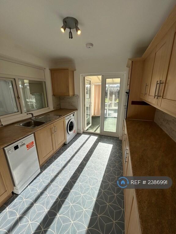 Additional property image - Brangwyn Grove, Bristol, BS7